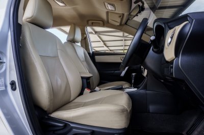 TOYOTA ALTIS 1.6 G AT ปี2019 (8กษ4125)