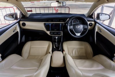 TOYOTA ALTIS 1.6 G AT ปี2019 (8กส5326)