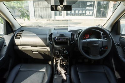 ISUZU D-MAX 1.9 S CAB MT ปี 2018 (ผก6343)