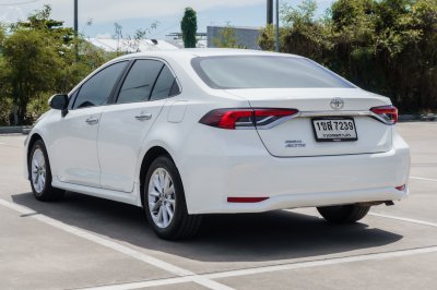 TOYOTA ALTIS 1.6 G AT ปี 2021 (1ขส7239)