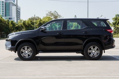 TOYOTA FORTUNER 2.4 LEADER S ปี2024