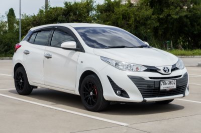 TOYOTA YARIS 1.2 J AT ปี 2018 (7กผ3632)