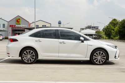 TOYOTA ALTIS 1.8 HYBRID PREMIUM ปี2022 (3ขฎ7716)