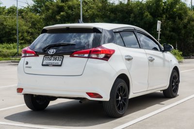 TOYOTA YARIS 1.2 J AT ปี 2018 (7กผ3632)