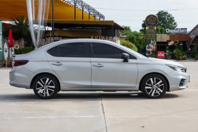 HONDA CITY 1.5 E:HEV RS ปี2022 (2ขพ8176)