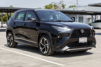 TOYOTA YARIS CROSS 1.5 HEV PREMIUM LUXURY ปี2024