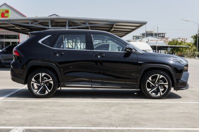 TOYOTA YARIS CROSS 1.5 HEV PREMIUM LUXURY ปี2024