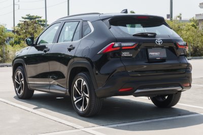 TOYOTA YARIS CROSS 1.5 HEV PREMIUM LUXURY ปี2024