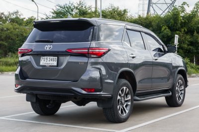 TOYOTA FORTUNER 2.4 LEADER AT ปี 2023 (7ขฐ2493)