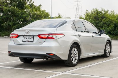 TOYOTA CAMRY 2.0 G ปี2021 (ขน2432)