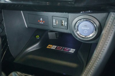 TOYOTA YARIS CROSS 1.5 HEV PREMIUM LUXURY ปี2024