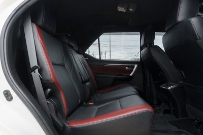 TOYOTA FORTUNER 2.4 LEGENDER ปี2021 จด2022 (2ขส816)