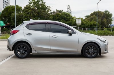MAZDA 2 1.3 SPORT HIGH CONNECT AT ปี 2019 (8กท7459)