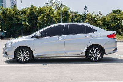 HONDA CITY 1.5 SV+ AT ปี2017 (6กร8411)