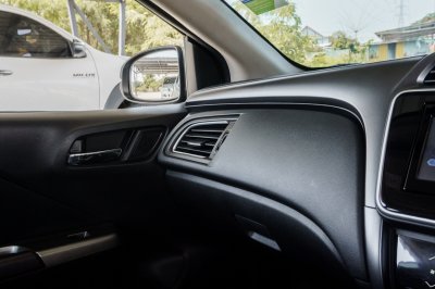 HONDA CITY 1.5 SV+ AT ปี2017 (6กร8411)