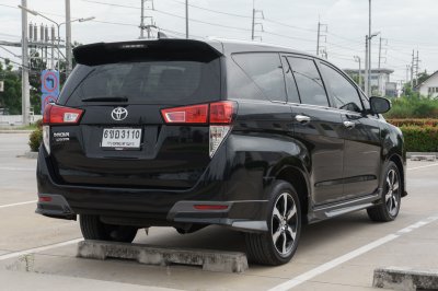 TOYOTA INNOVA 2.8 CRYSTA PREMIUM ปี2021 (6ขอ3110)