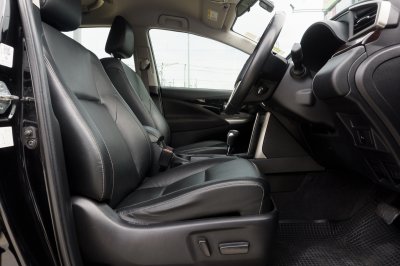 TOYOTA INNOVA 2.8 CRYSTA PREMIUM ปี2021 (6ขอ3110)