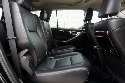 TOYOTA INNOVA 2.8 CRYSTA PREMIUM ปี2021 (6ขอ3110)