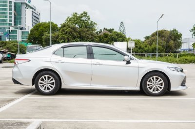 TOYOTA CAMRY 2.0 G ปี2021 (ขน3753)