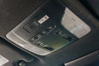 TOYOTA COROLLA CROSS 1.8 HYBRID PREMIUM SAFETY ปี2021 (9กย7866)