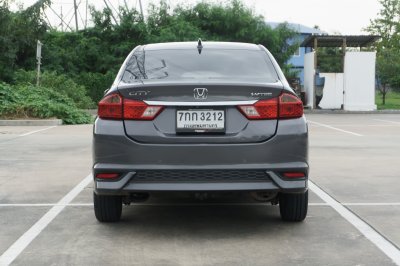 HONDA CITY 1.5 V+ ปี2017 จด2018 (7กก3212)
