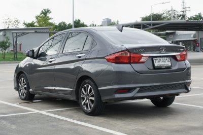 HONDA CITY 1.5 V+ ปี2017 จด2018 (7กก3212)