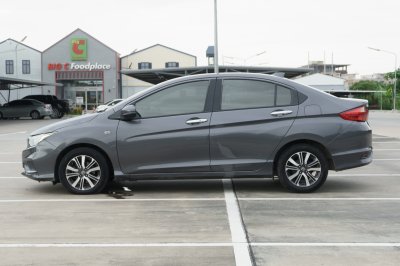 HONDA CITY 1.5 V+ ปี2017 จด2018 (7กก3212)