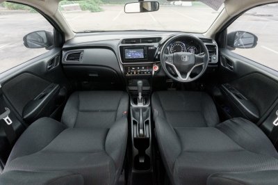 HONDA CITY 1.5 V+ ปี2017 จด2018 (7กก3212)