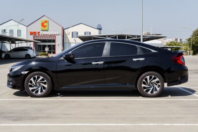 HONDA CIVIC 1.8 EL ปี2018 จด2019 (8กฉ933)