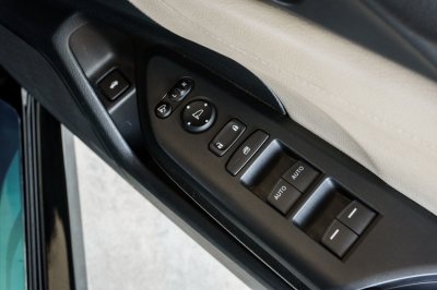 HONDA CIVIC 1.8 EL ปี2018 จด2019 (8กฉ933)