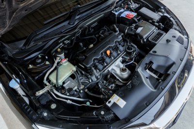 HONDA CIVIC 1.8 EL ปี2018 จด2019 (8กฉ933)