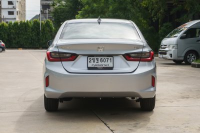 HONDA CITY 1.0 V AT ปี 2021 (2ขฐ6071)