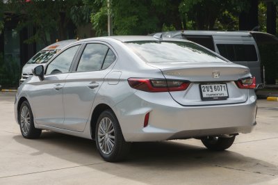 HONDA CITY 1.0 V AT ปี 2021 (2ขฐ6071)