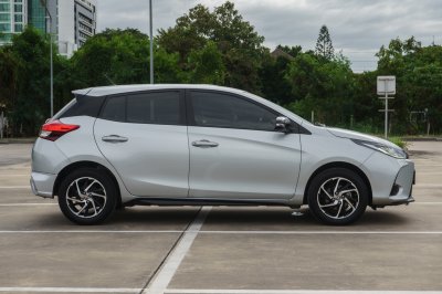 TOYOTA YARIS 1.2 SPORT AT ปี 2020 (1ขร5383)