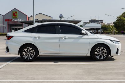 TOYOTA YARIS ATIV 1.2 PREMIUM ปี2023 (4ขฌ1996)