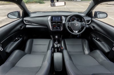 TOYOTA YARIS 1.2 SPORT AT ปี 2020 (1ขร5383)