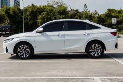 TOYOTA YARIS ATIV 1.2 PREMIUM ปี2023 (4ขฌ1996)