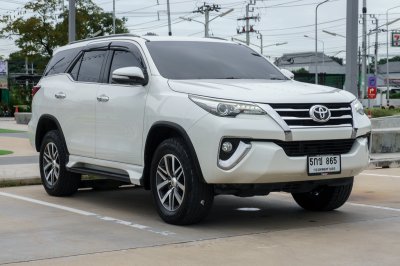 TOYOTA FORTUNER 2.4 V AT ปี 2015 (5กข865)