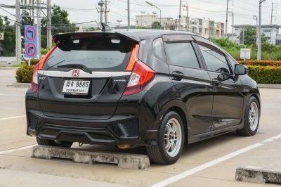 HONDA JAZZ 1.5 SV AT ปี 2015 (ฆง8885)