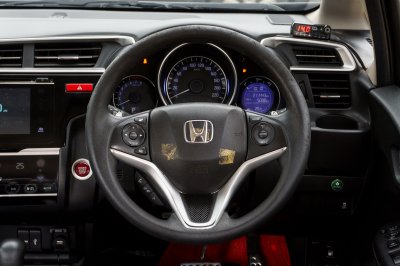 HONDA JAZZ 1.5 SV AT ปี 2015 (ฆง8885)