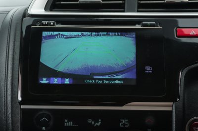 HONDA JAZZ 1.5 SV AT ปี 2015 (ฆง8885)