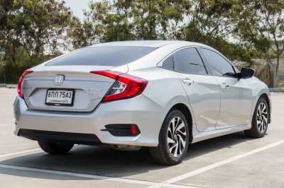 HONDA CIVIC 1.8 EL ปี2018 (8กก7543)