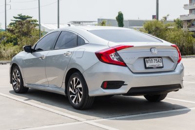 HONDA CIVIC 1.8 EL ปี2018 (8กก7543)