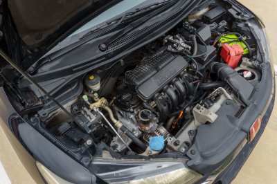 HONDA JAZZ 1.5 SV AT ปี 2015 (ฆง8885)