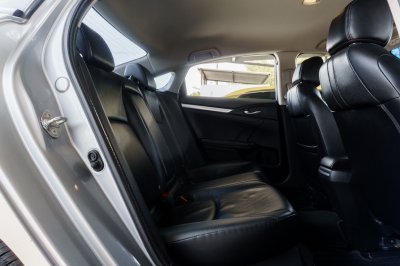 HONDA CIVIC 1.8 EL ปี2018 (8กก7543)