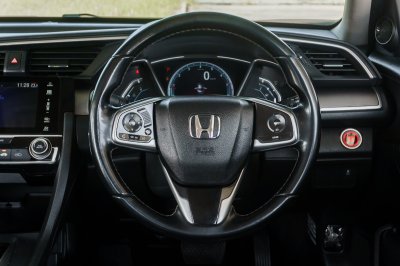 HONDA CIVIC 1.8 EL ปี2018 (8กก7543)