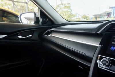 HONDA CIVIC 1.8 EL ปี2018 (8กก7543)