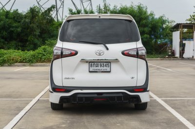 TOYOTA SIENTA 1.5 V AT ปี 2018 (8กฆ9345)