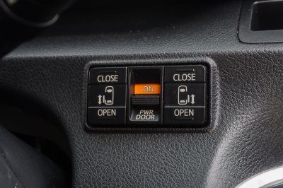 TOYOTA SIENTA 1.5 V AT ปี 2018 (8กฆ9345)