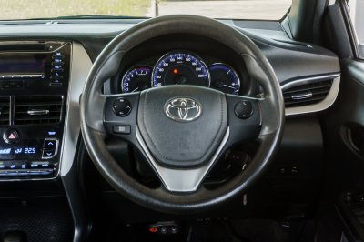 TOYOTA YARIS 1.2 E AT ปี2017 (จอ1136)